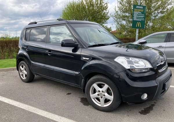 Kia Soul cena 21500 przebieg: 248000, rok produkcji 2011 z Dzierżoniów małe 92